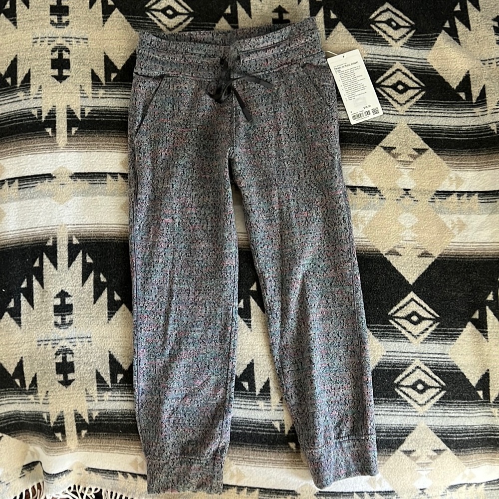 SOLD!!! Lululemon Ready to Rulu Jogger Crop